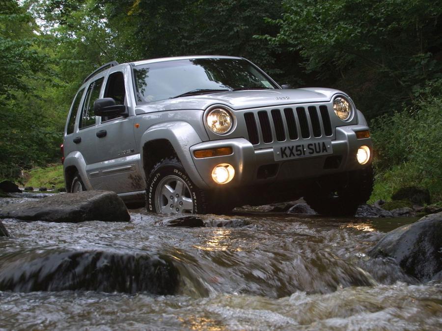  Jeep Cherokee 2002 года  (UK) (фото 7 из 8)